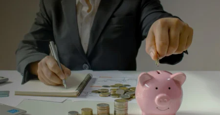 Descobri Por Que Eu Nunca Guardava Dinheiro — E O Que Fiz Para Virar o Jogo